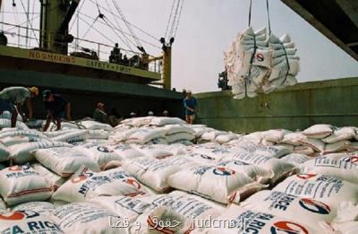 ترخیص و بارگیری بیش از ۱۲ هزار تن برنج دپو شده در گمركات هرمزگان