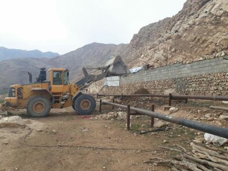 بناهای سه دستگاه دولتی در حاشیه رود چالوس تخریب شد