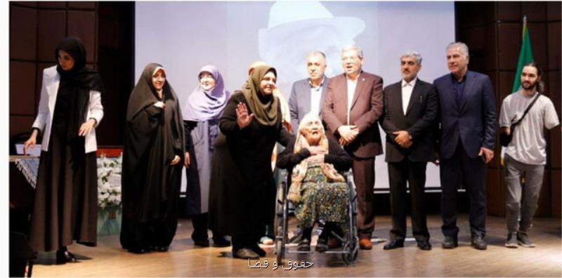 معاون امور زنان و خانواده رئیس جمهور از ثمینه باغچه بان تجلیل کرد
