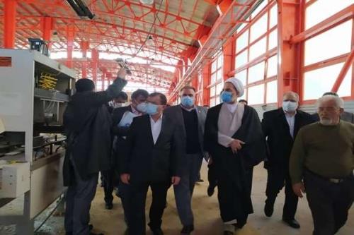 با مقصرین تعطیلی كارخانه ها بدون چشم پوشی برخورد می نماییم